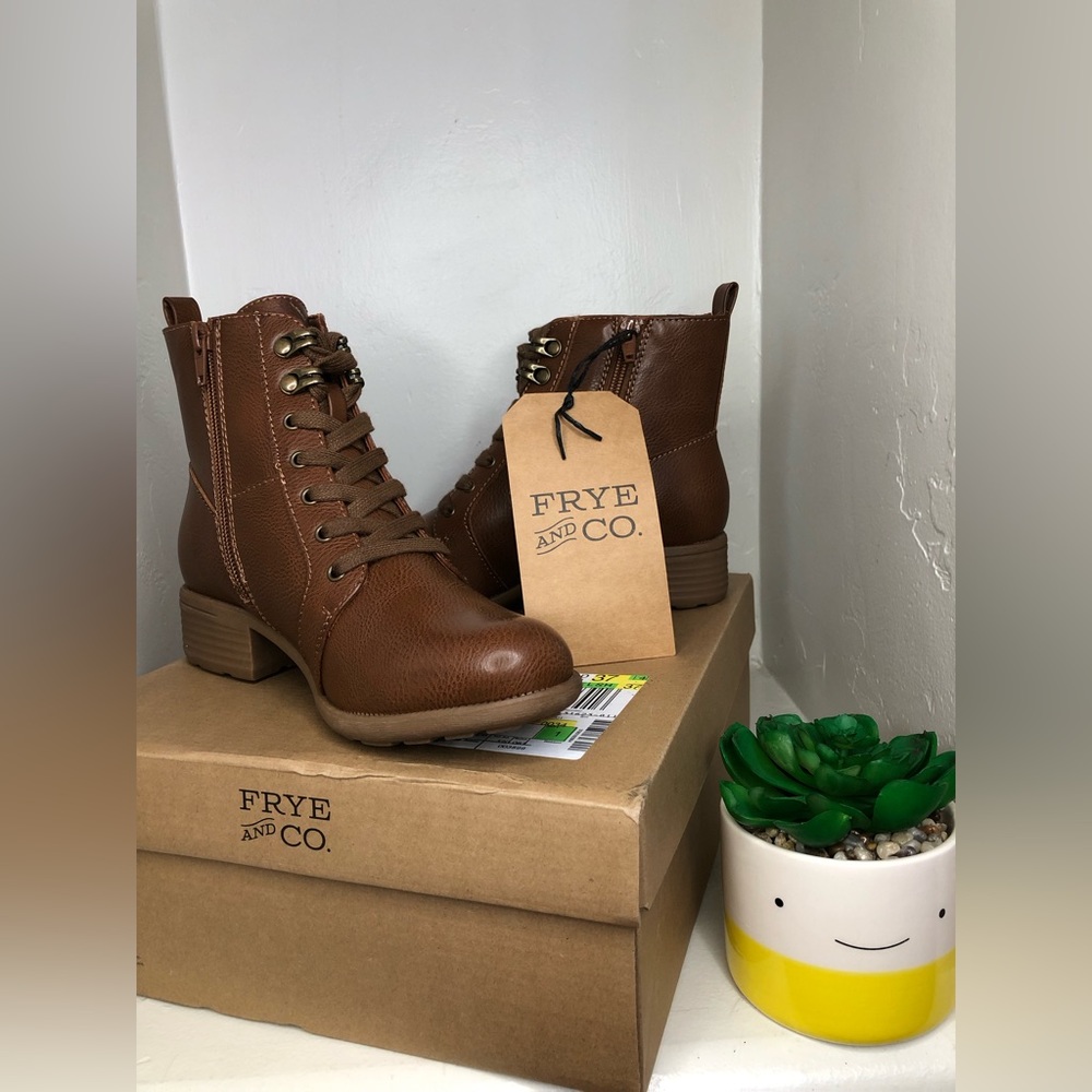 NWT Frye & Co. women’s boots sz6